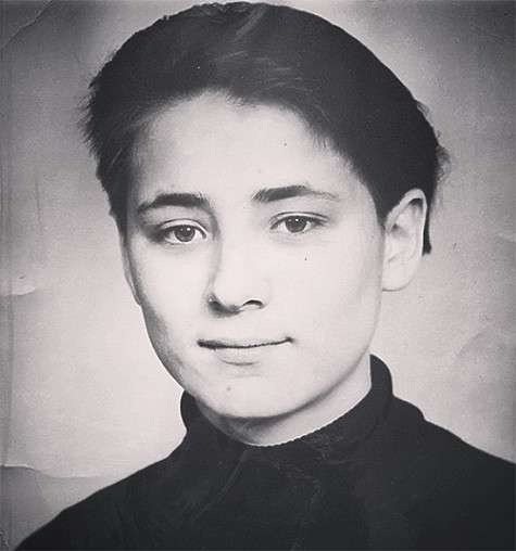 Рената Литвинова показала снимок Земфиры, сделанный в одиннадцатом классе. Фото: Instagram.com/renatalitvinovaofficiall. Рената Литвинова показала снимок Земфиры, сделанный в одиннадцатом классе. Фото: Instagram.com/renatalitvinovaofficiall.