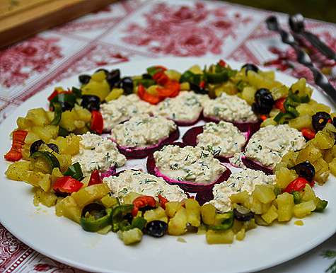 Свекольно-творожные горки. Фото: материалы пресс-служб.