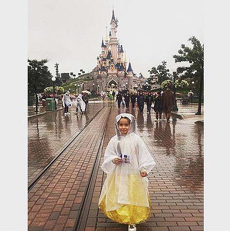 Ксения Бородина и Маруся отдыхают в «Диснейленде». Фото: Instagram.com/borodylia.