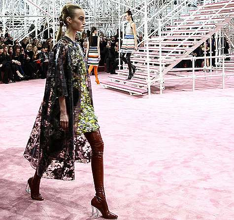 Ева Герцигова на показе Dior. Фото: Instagram.com/natasupernova. Ева Герцигова на показе Dior. Фото: Instagram.com/natasupernova.