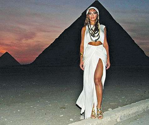 Бейонсе все же посетила пирамиды. Фото: Instagram.com.