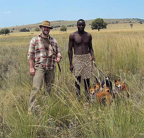 «Когда мы готовили поездку в ЮАР и отправляли туда письма из России, люди просто бросали их в спам, поскольку не верили, что люди из такой далекой страны могут заинтересоваться поездкой к ним, чтобы показать, что там происходит с их собаками». Фото: матер