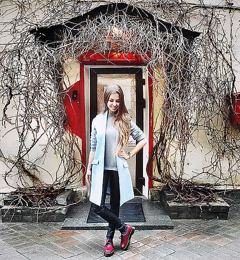 Светские фотографы все чаще обращают внимание на горожанок, которые не боятся экспериментировать с нарядами. Фото: предоставлено Полиной Бржезинской.