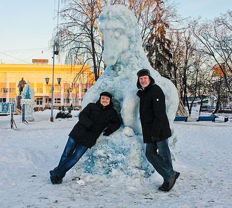 Идейным вдохновителем поездки стал друг Федора Добронравова — актер, продюсер и президент общенациональной программы «В кругу семьи» Александр Ковтунец (на фото: слева). Фото: личный архив Федора Добронравова. Идейным вдохновителем поездки стал друг Федора Добронравова — актер, продюсер и президент общенациональной программы «В кругу семьи» Александр Ковтунец (на фото: слева). Фото: личный архив Федора Добронравова.