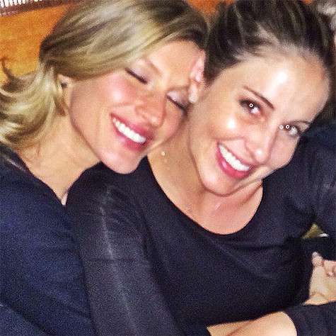 Жизель Бундхен с сестрой. Фото: Instagram.com/gisele. Жизель Бундхен с сестрой. Фото: Instagram.com/gisele.