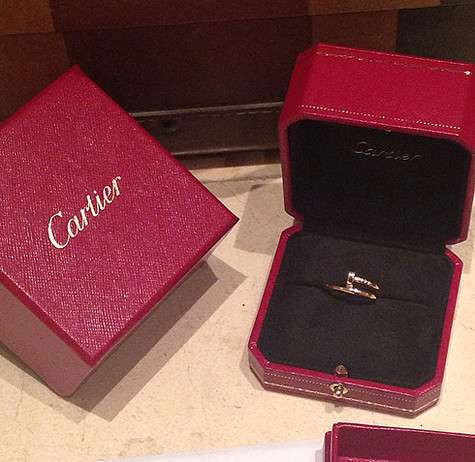 Кольцо Кэти Топурии. Фото: Instagram.com.