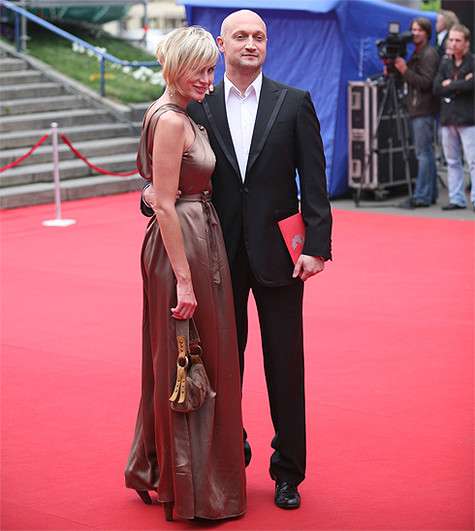 Гоша Куценко и Ирина Скриниченко: Расписались мы практически на бегу, но все было очень трогательно. Фото Наталия Губернаторова.