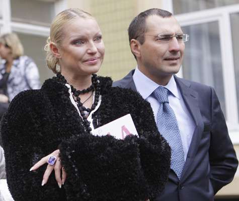 Анастасия Волочкова и Игорь Вдовин. Балерину растрогало выступление дочери. Фото: Наталья Мущинкина. Анастасия Волочкова и Игорь Вдовин. Балерину растрогало выступление дочери. Фото: Наталья Мущинкина.