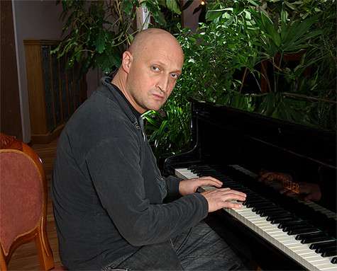 Гоша Куценко: Раньше я и правда боялся. А теперь понял: не так страшен брак, как его малюют! Страшно другое – близких людей терять. Фото: Владимир Чистяков.