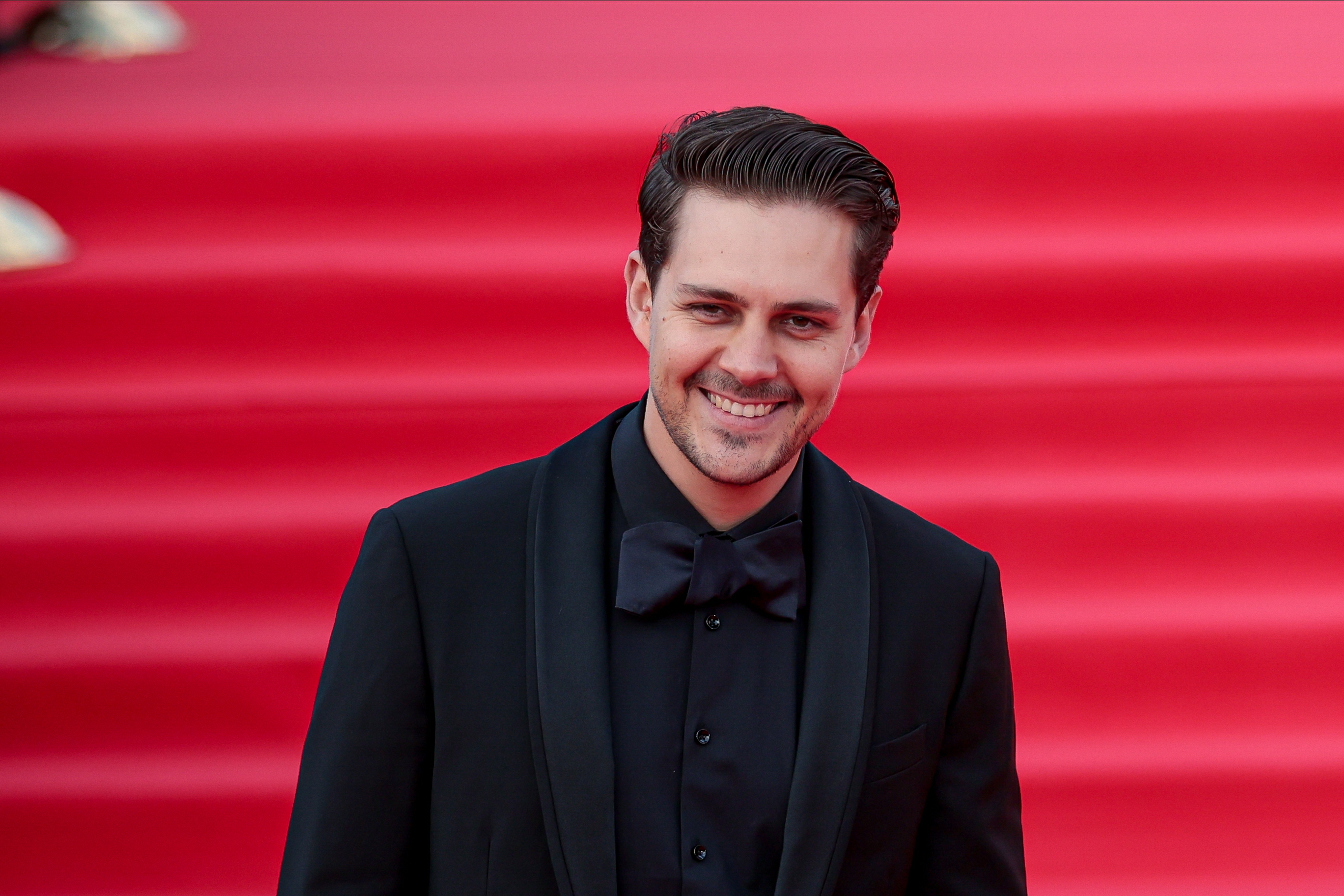 Ждет ребенка: Милош Бикович сыграл тайную свадьбу с моделью