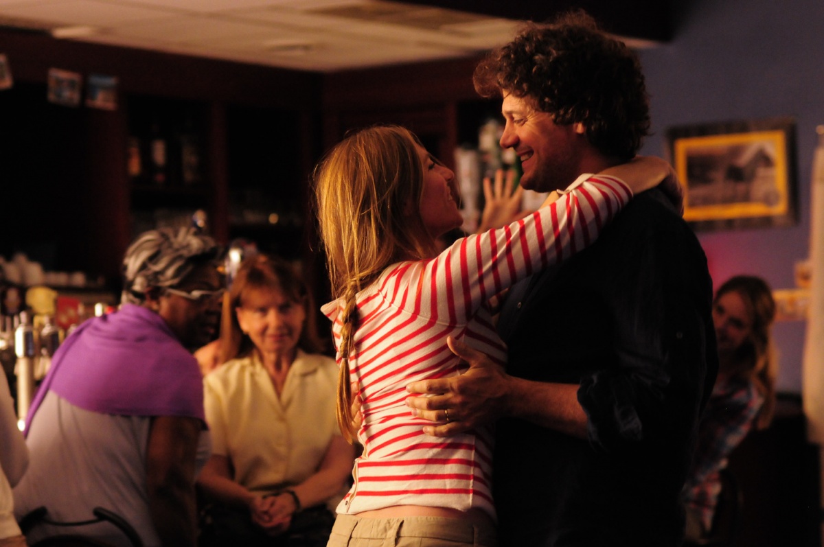 Футбол, зимний пикник, кино: как отметить самый мужской праздник в году