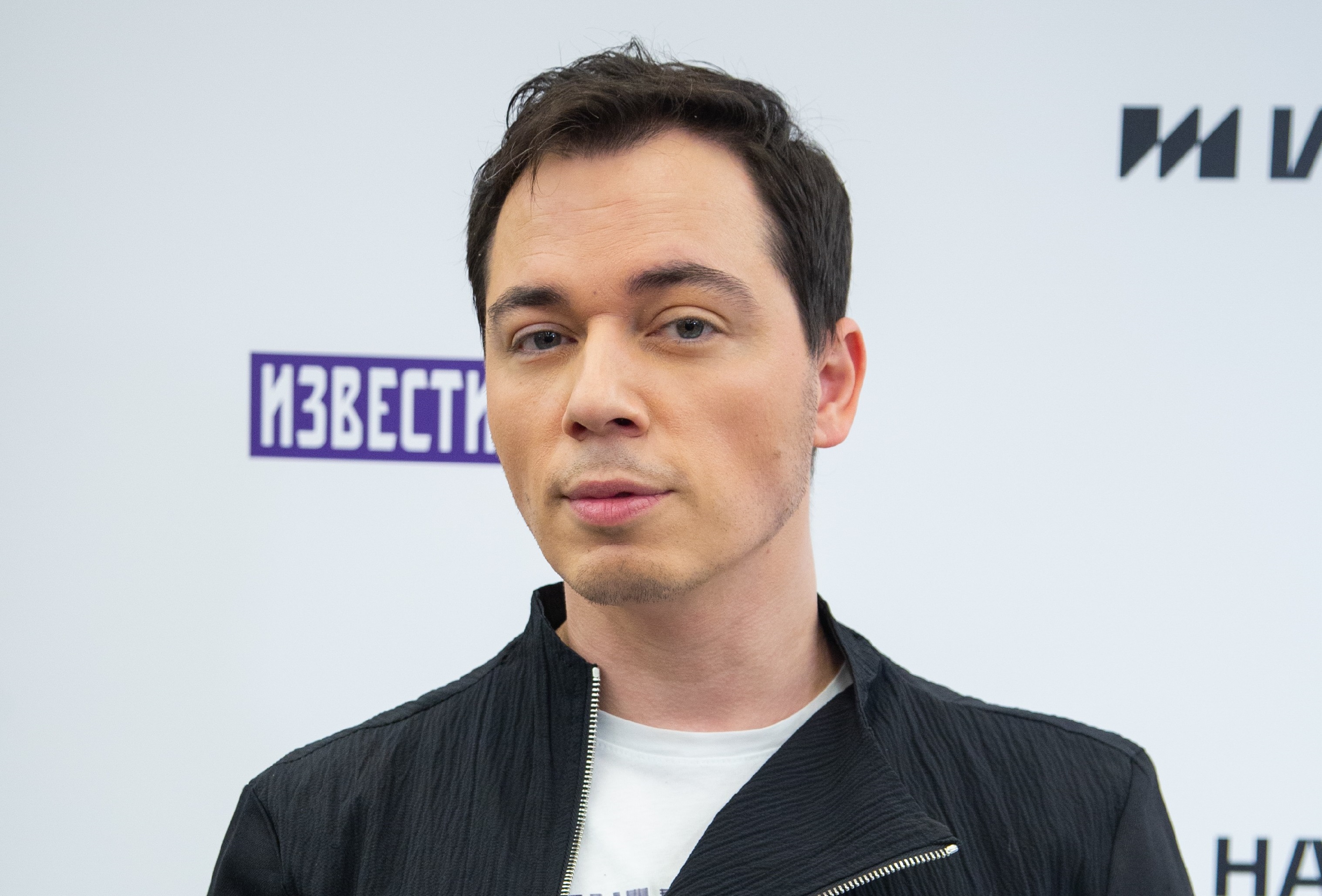 «Хрупкая, нежная девочка»: Родион Газманов предстал с очаровательной блондинкой