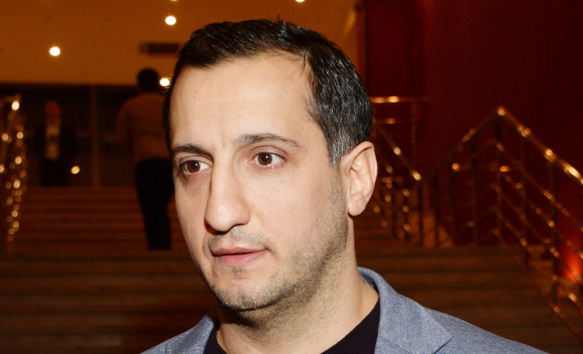 «Такая вот работа»: Арарат Кещян рискует здоровьем ради сцены