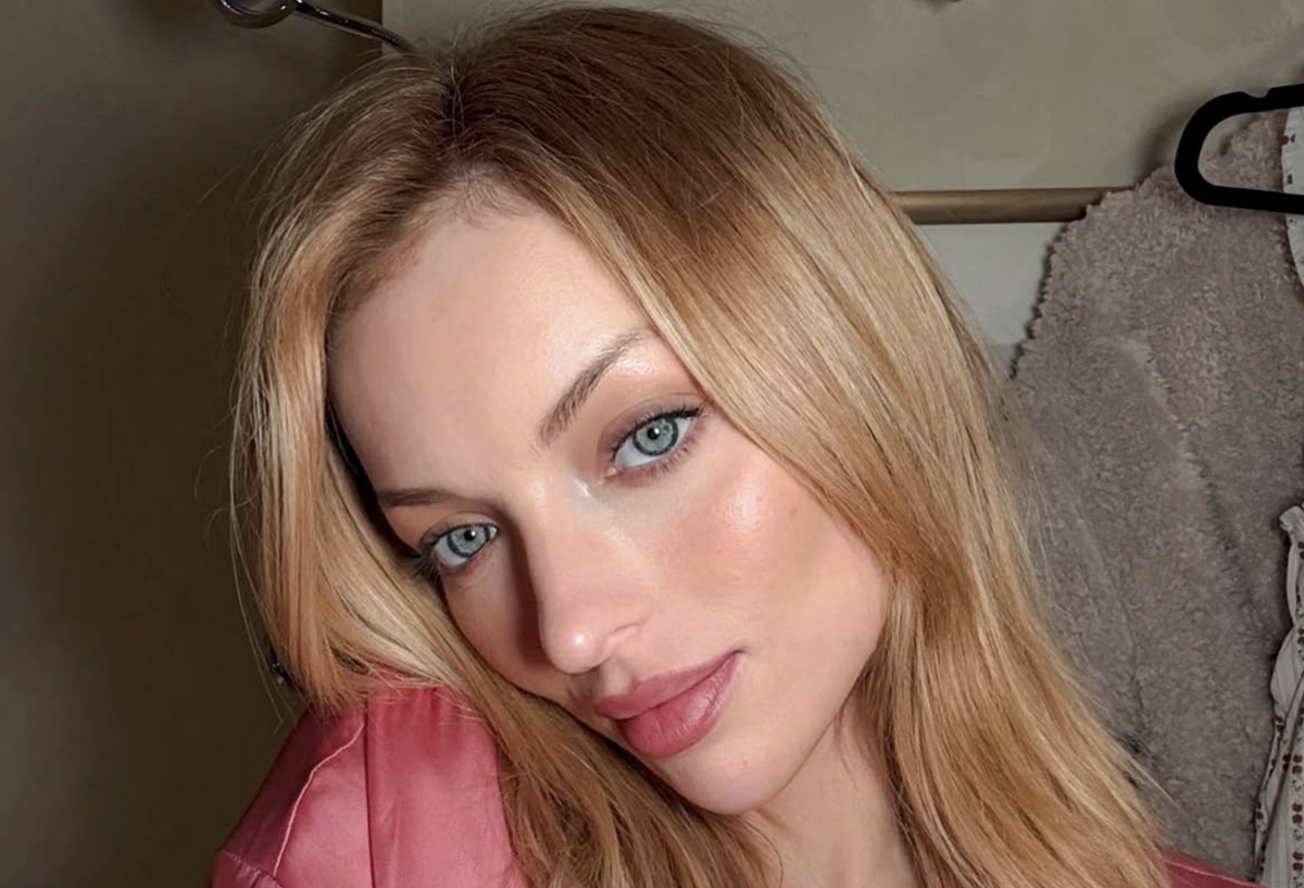 Дочь Клинта Иствуда стала мамой во второй раз: нежные фото из роддома