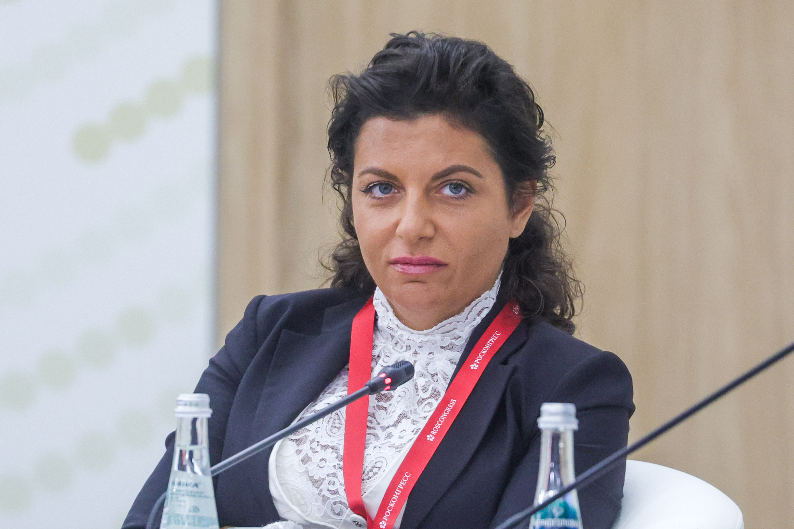 «У меня нет возможности валяться и плакать»: онкобольная Симоньян объяснила срочный отъезд из России