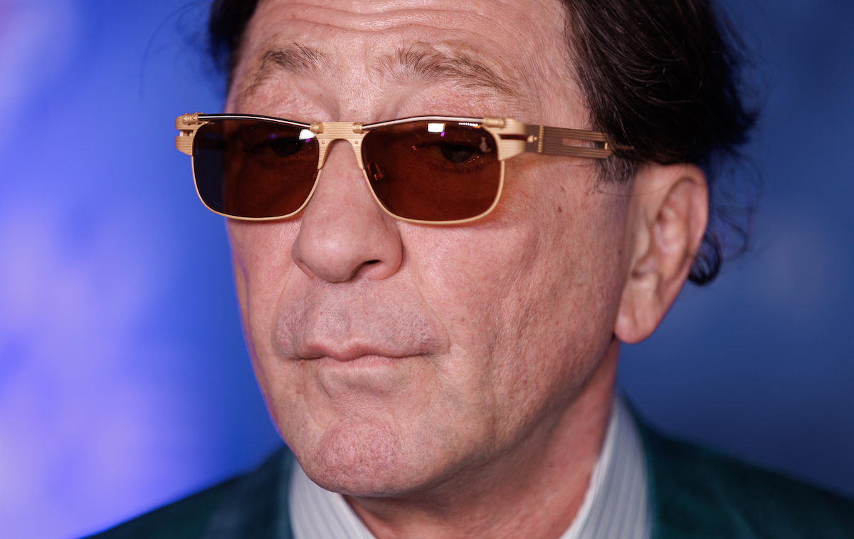 Григорий Лепс удивил публику серьгой и косичкой: фото