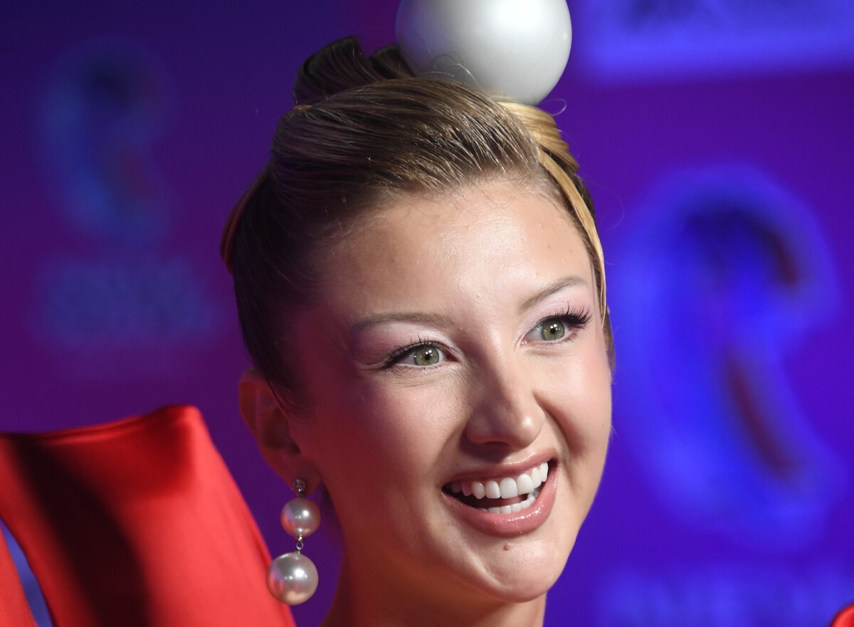 «Офигенно»: Марго Овсянникову позабавили мемы с Долиной