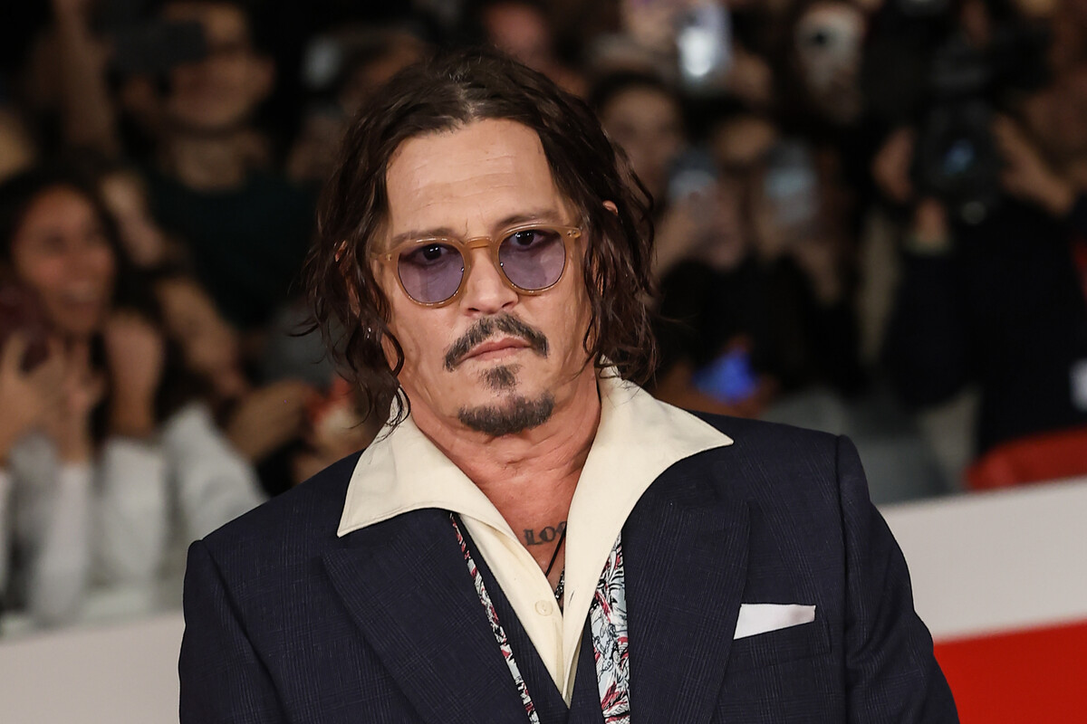 Джонни Депп в образе Джека Воробья поддержал онкобольных детей в Мадриде