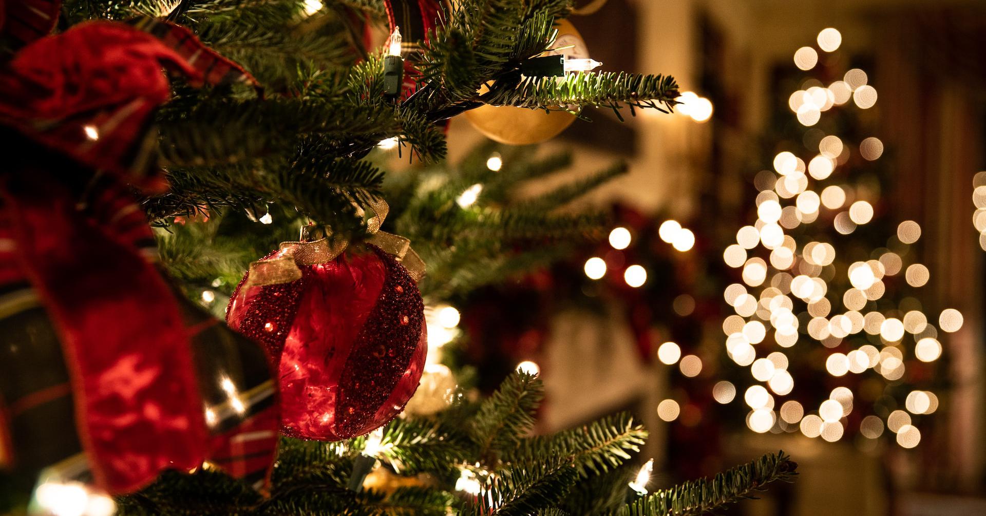 Размах квартилей. Размах вариации определяется по формуле. Размах зарплаты. Меры изменчивости в психологии. Определить дисперсию заработной платы рабочих.