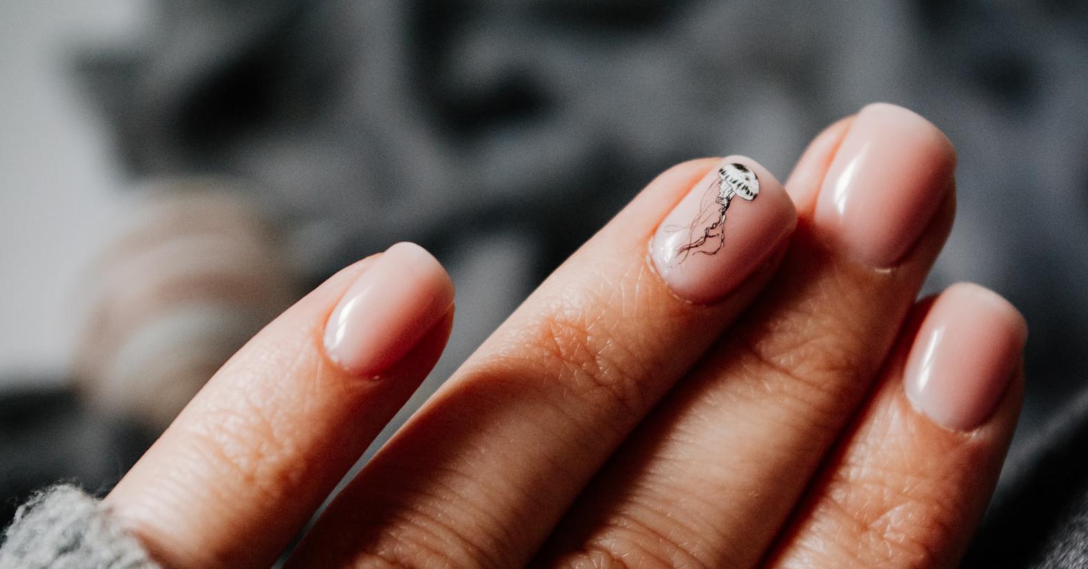 Нейл-дизайн, который стоит попробовать в первую неделю осени