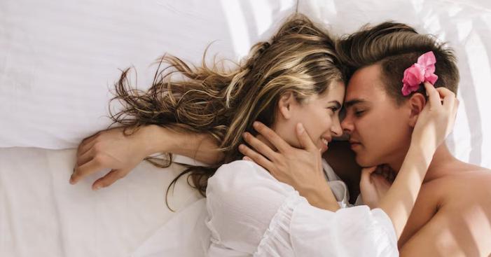 Erkakning Oyi ayolning Yupiteriga sextile qiladi Erkakning Oyi ayolning Yupiteriga sextile qiladi