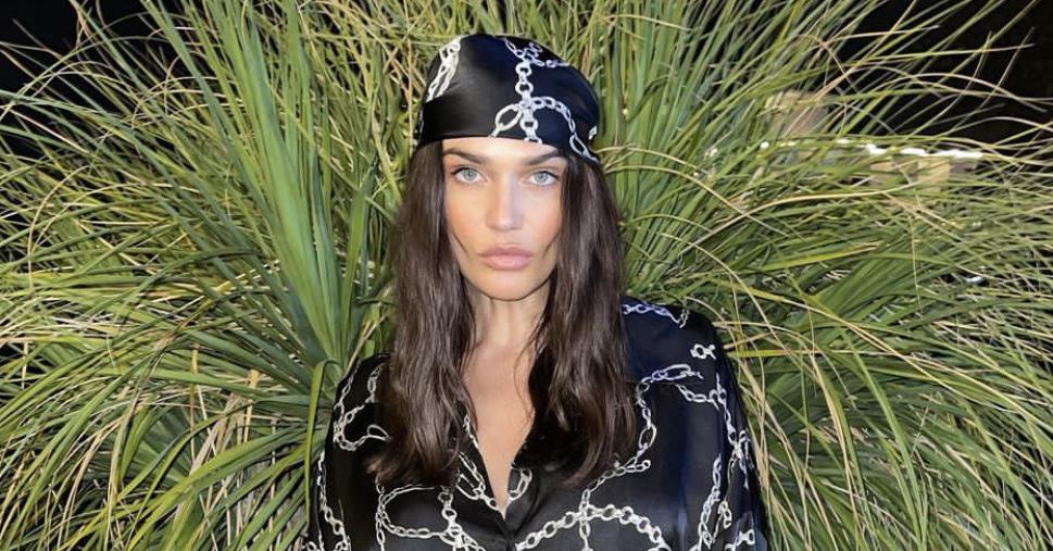 Әнші Алексия жалаңаш