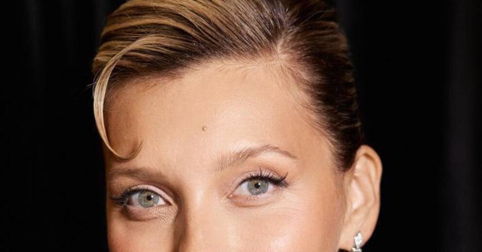 Регина Тодоренко показала живот через полтора месяца после родов