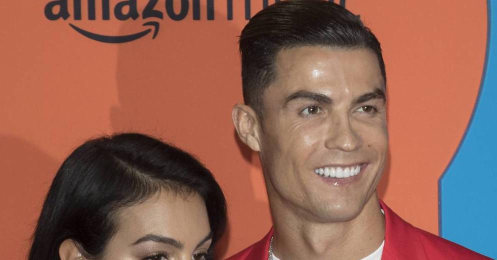 Невеста Роналду посетила Белый дом в пикантном платье с открытой спиной