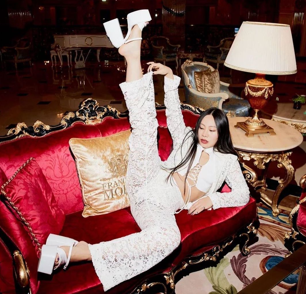 На высоте: Лорак, Кафельникова, Ян Гэ и другие в обуви на платформе