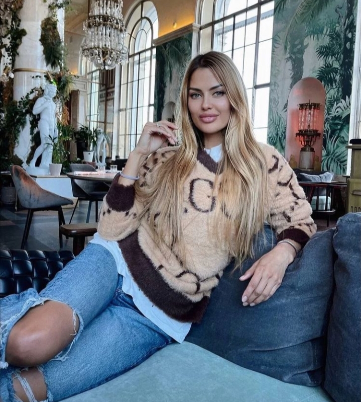 Гид по джинсам: какой деним носят Боня, Алсу, Канделаки, Рудова и другие