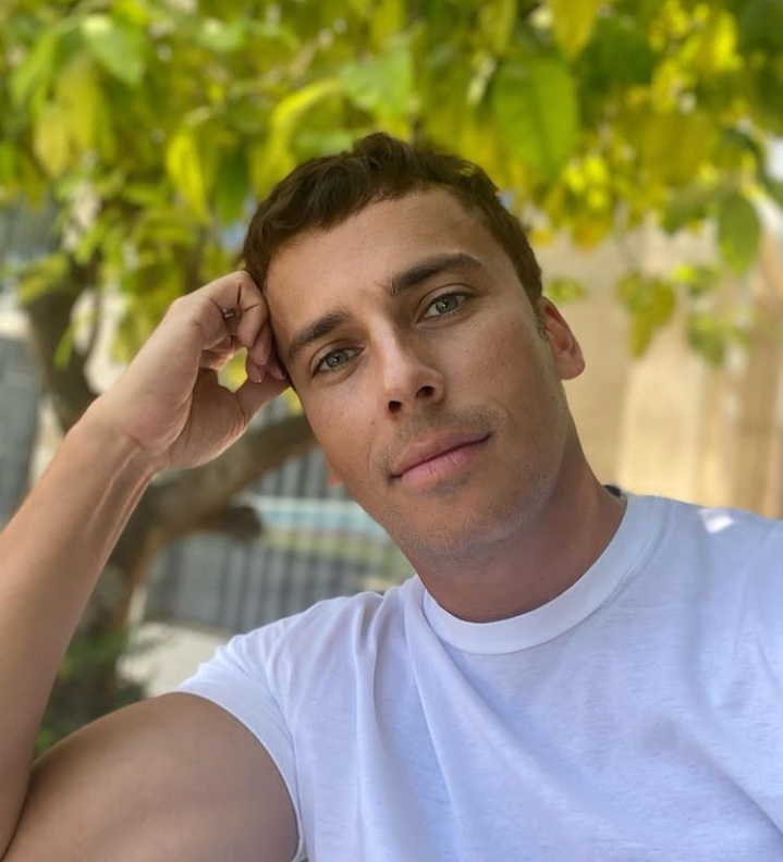 "Бросил миллионы" в России, начал мировое турне: Галкину - 46