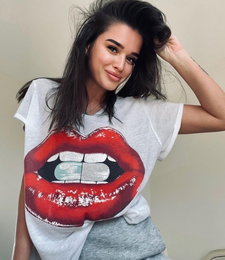 "До сих пор вздрагиваю": Ксения Бородина опубликовала личный фотоархив