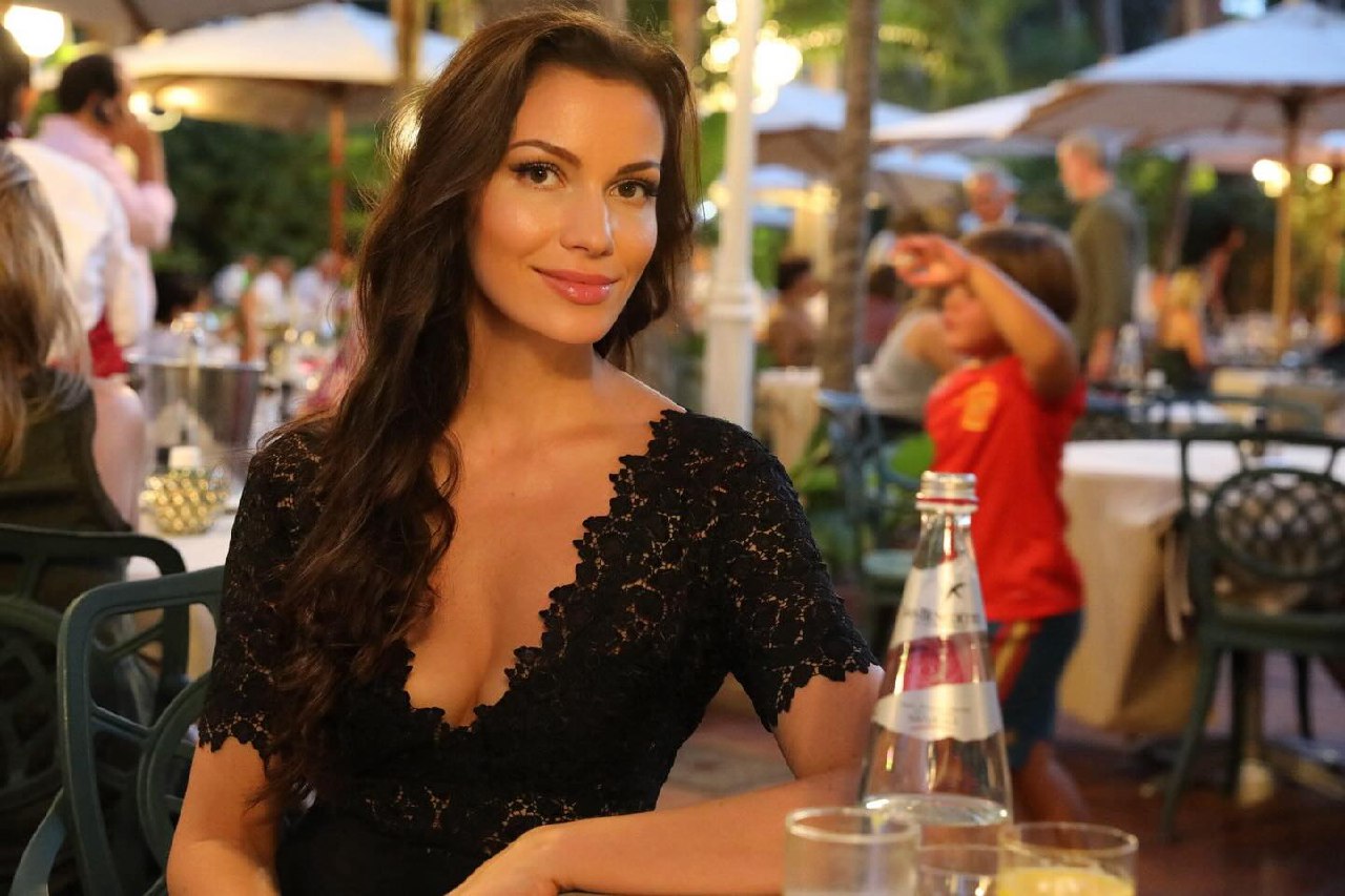 У Дурова нашлась жена и трое детей: фото Ирины Болгар