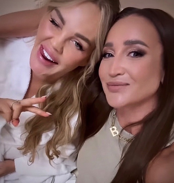 "Крестная приехала": Бузова навестила Погребняк. Фото многодетной блогерши