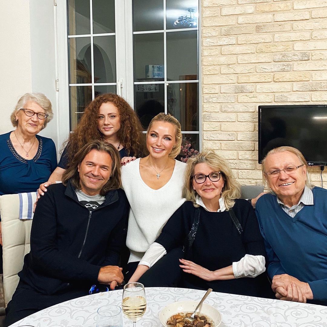 Семейное воскресенье Маликовых, 30-летие NILETTO, Снигирь на показе Armani и другие события выходных