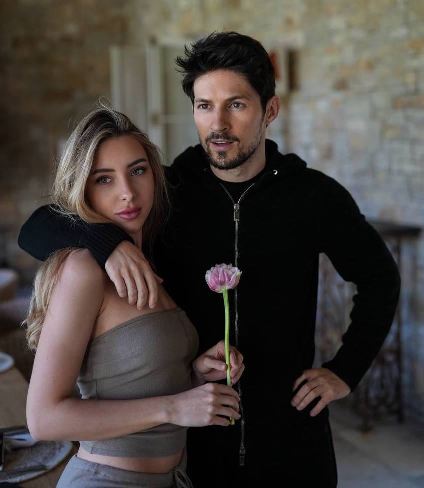 Села в торт: как подруга Павла Дурова отметила день рождения