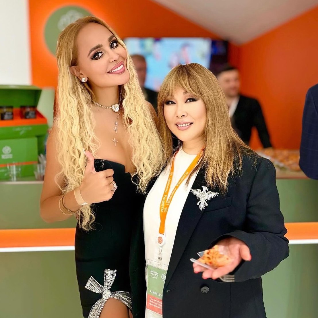 ПМЭФ в лицах: Жасмин расстроена, Собчак расслаблена, Цой в новом амплуа