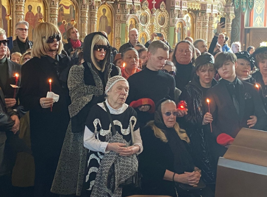 Михалкова, Бабкина, Зверев простились с Вячеславом Зайцевым: траурные кадры