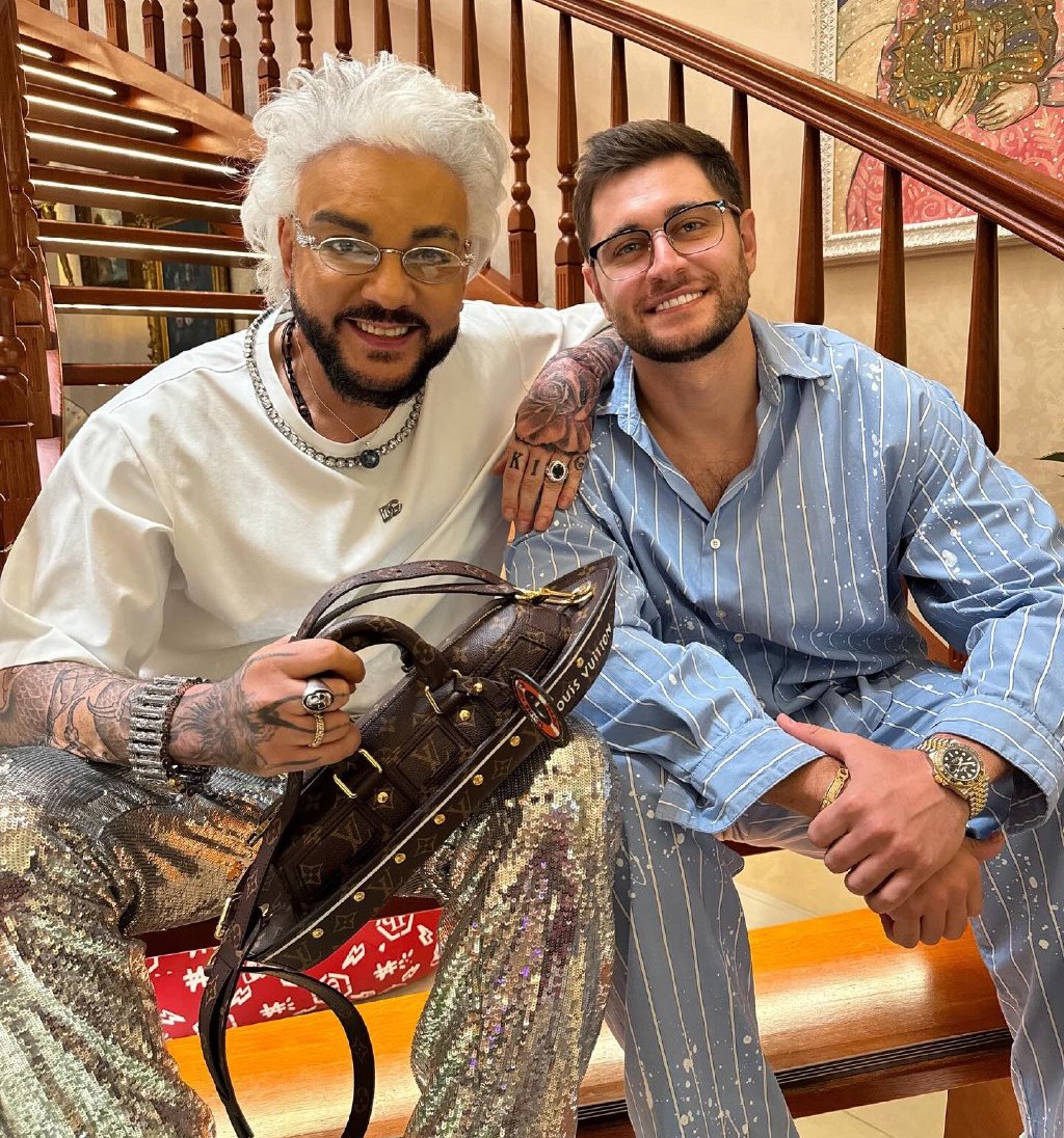 Оживший дракон и дресс-код "Киркоров": как Дава, Бузова, Валерия поздравили поп-короля