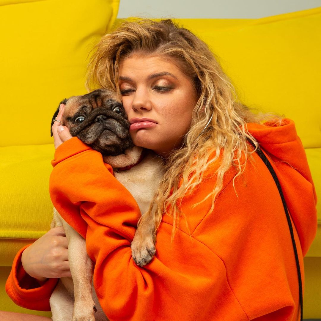 Собаки-улыбаки: Задорожная, Елка, Бортич и другие делают веселые фото с питомцами