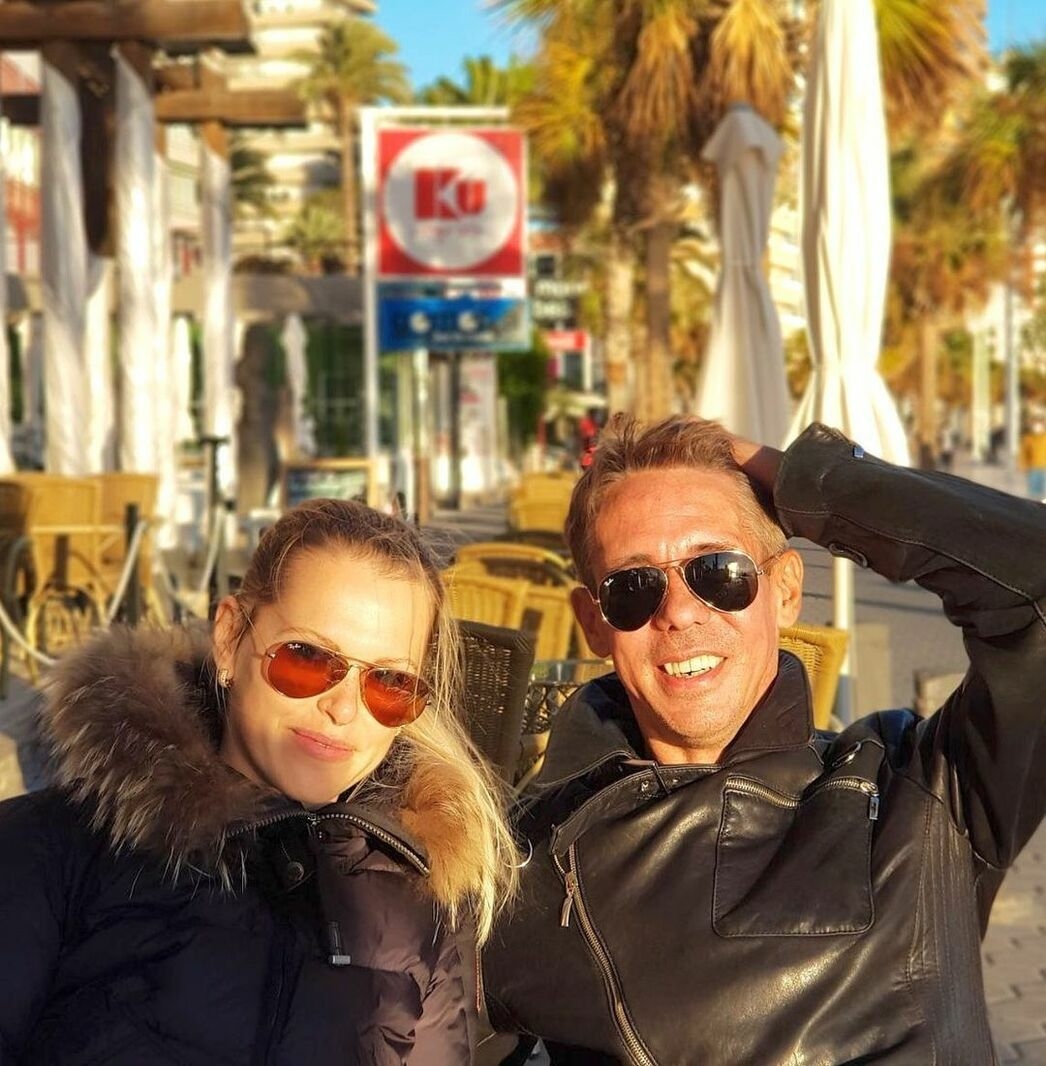 Алексей Панин с подругой