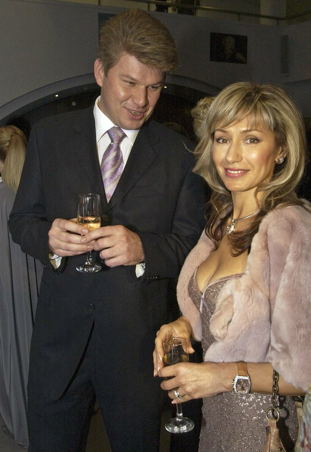 Дмитрий Губерниев с спутницей