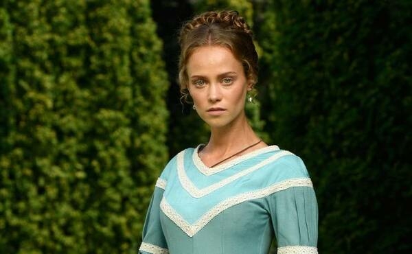 Екатерина Ковальчук. Кадр из фильма "Крепостная"