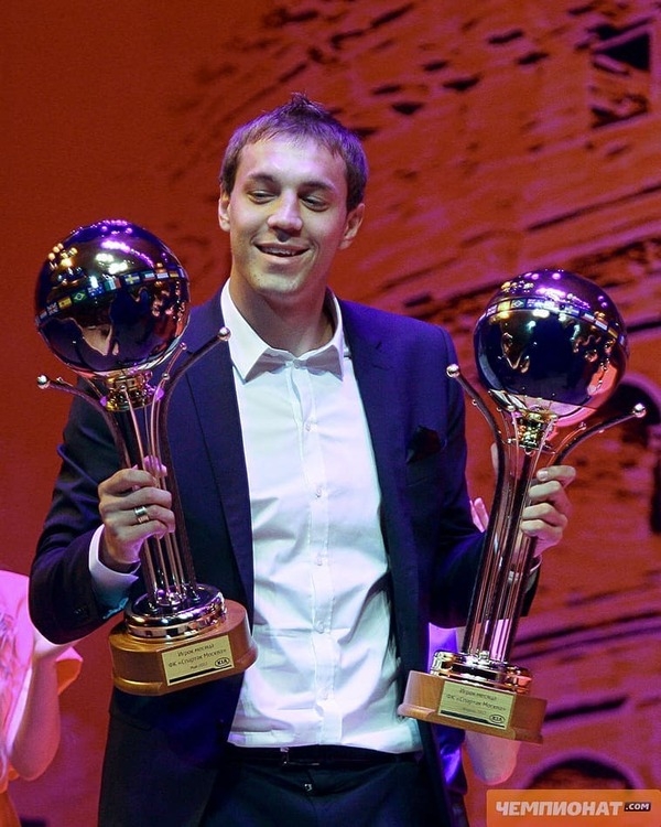 Капитан "Зенита" Артем Дзюба на вручении наград