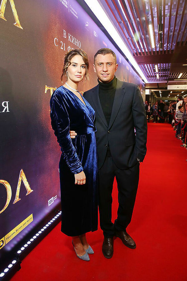 Павел Прилучный с Агатой Муцениеце