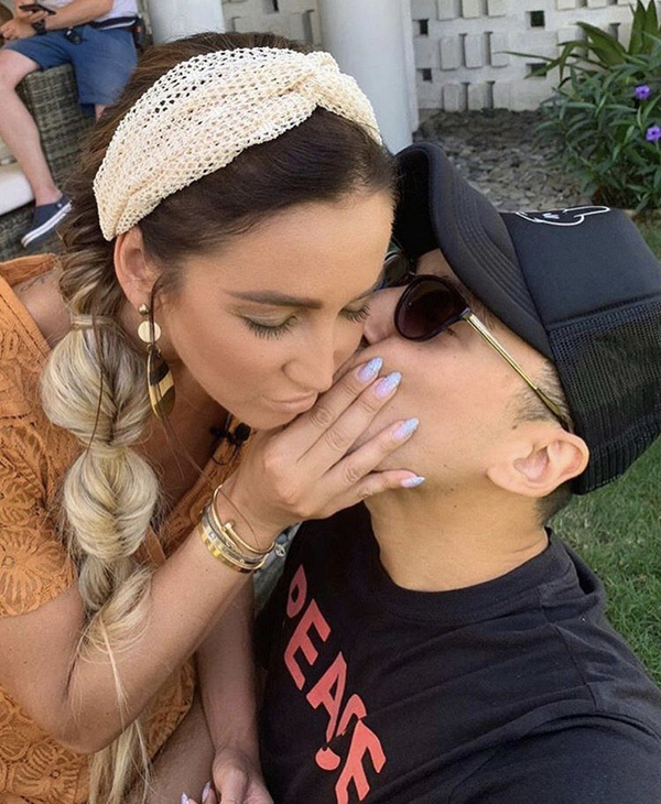 Ольга Бузова в повязке