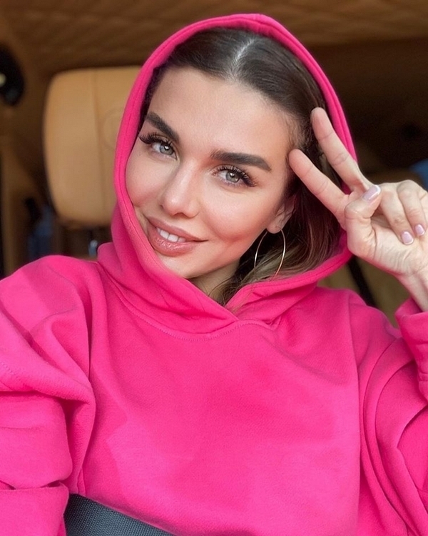 Анна Седокова основала собственный бренд одежды