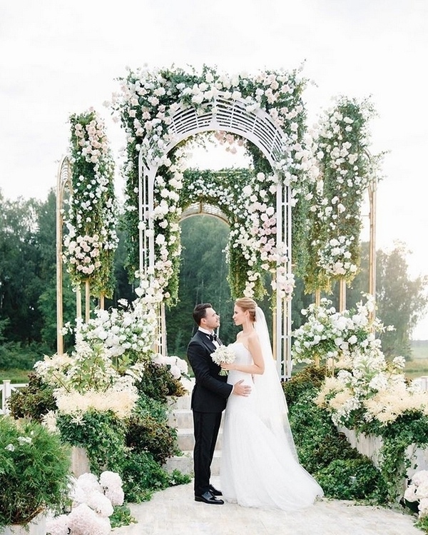 Пара поженилась два года назад