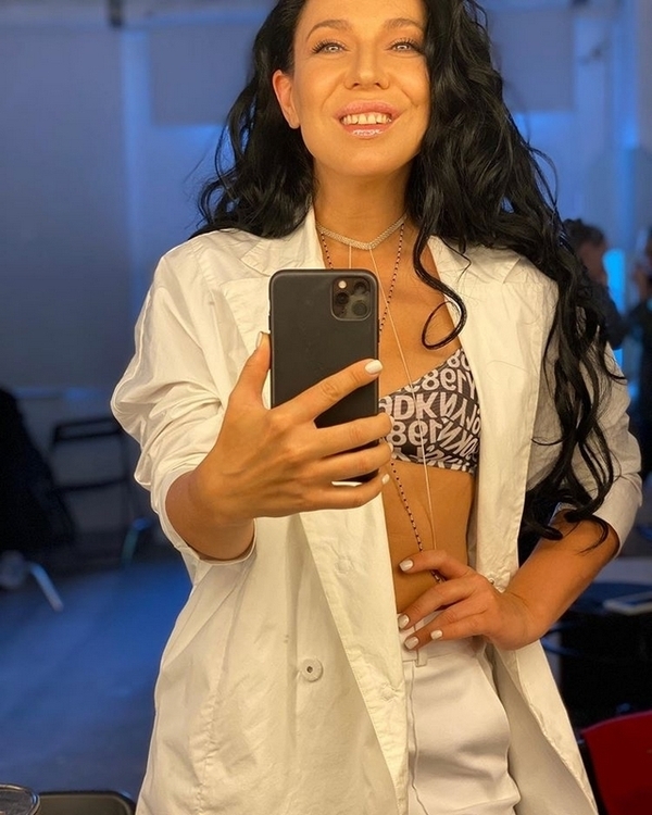 Певица Ёлка