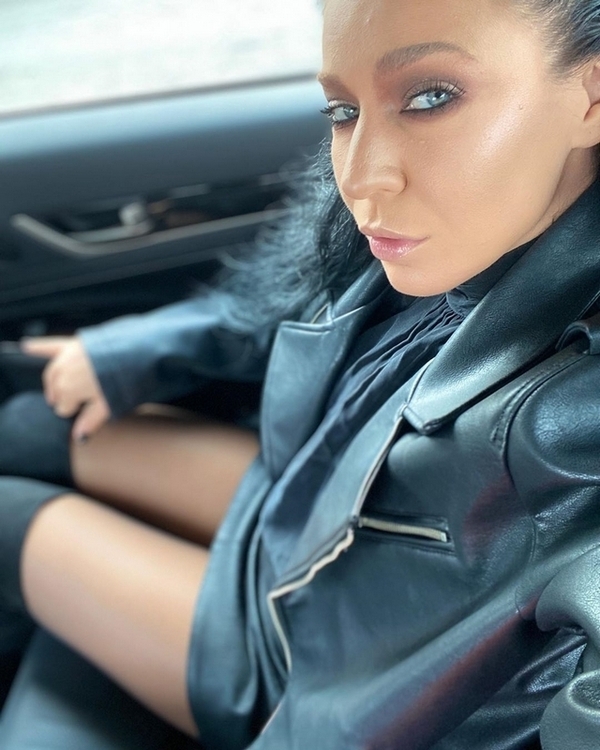 Певица Ёлка